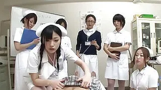 JAV Krankenschwestern CFNM Handjob Blowjob Demonstration