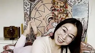 Ersties& 可爱的中国女孩非常乐意为我们拍摄自慰视频