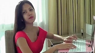 挑発的なアジア美女が容赦なく貫かれる