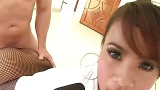 隔着没遮住裆部的丝袜操一个亚洲女孩